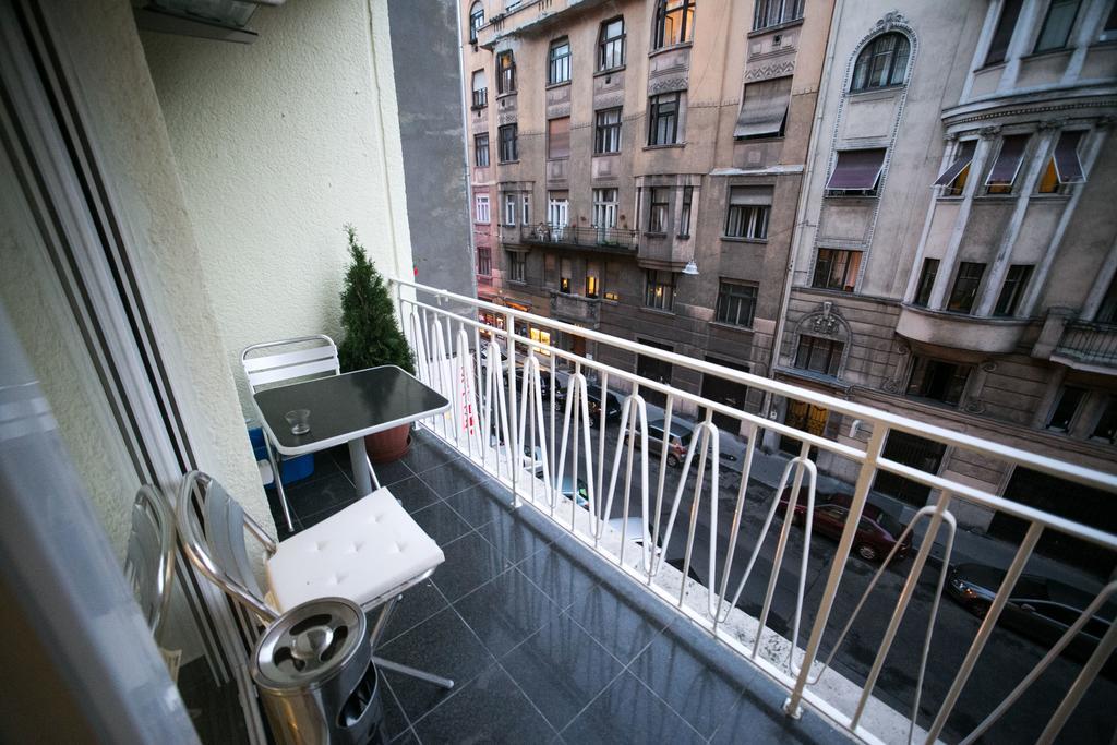 Budapest Downtown Apartments With Balcony & Optional Garage & Restaurant In The Building 部屋 写真