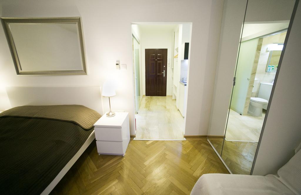 Budapest Downtown Apartments With Balcony & Optional Garage & Restaurant In The Building 部屋 写真