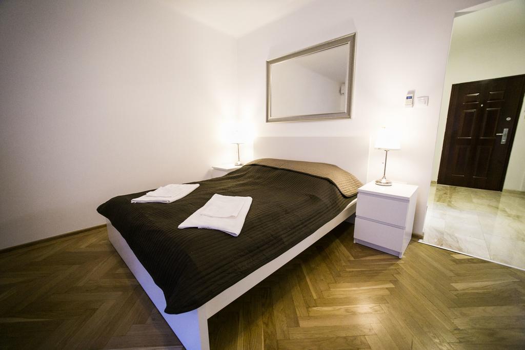 Budapest Downtown Apartments With Balcony & Optional Garage & Restaurant In The Building 部屋 写真