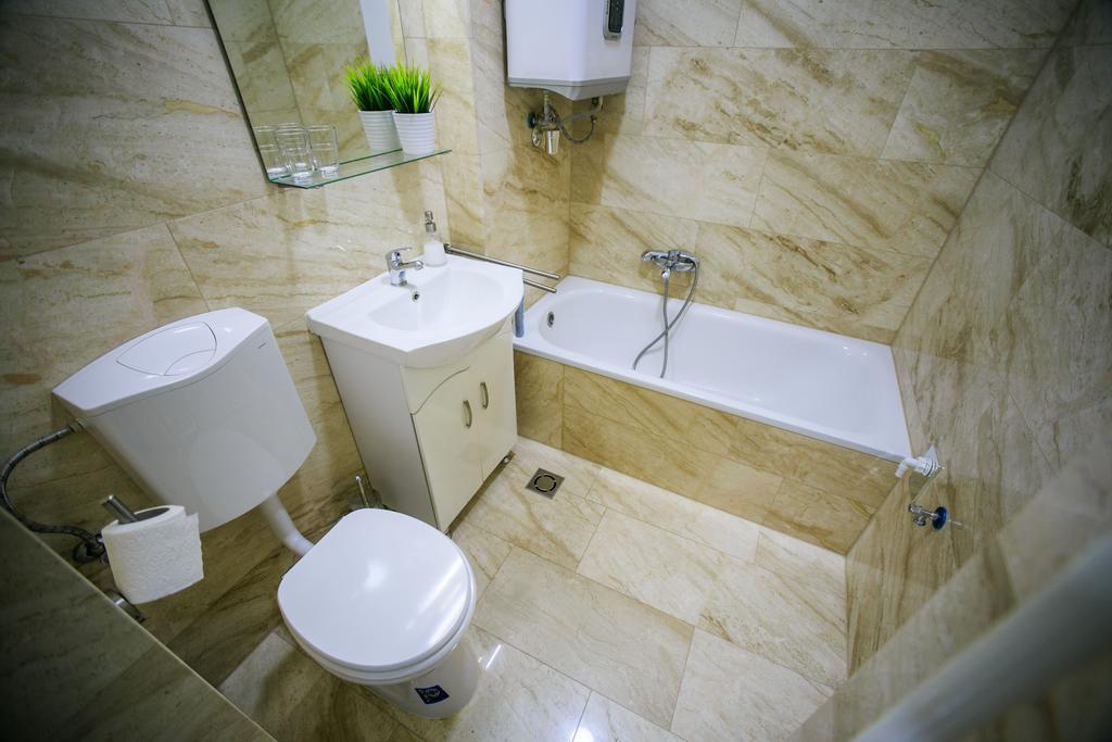 Budapest Downtown Apartments With Balcony & Optional Garage & Restaurant In The Building 部屋 写真