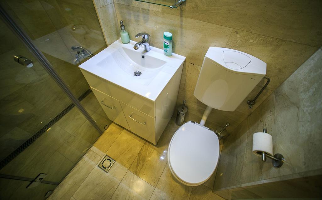 Budapest Downtown Apartments With Balcony & Optional Garage & Restaurant In The Building 部屋 写真