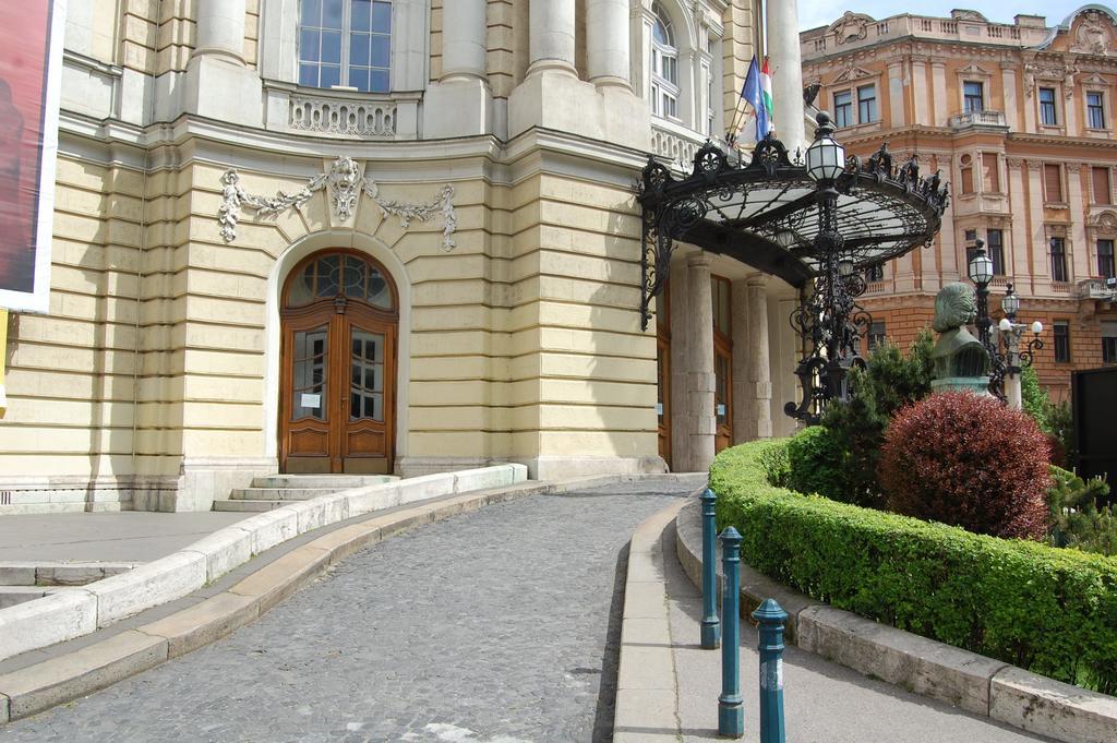 Budapest Downtown Apartments With Balcony & Optional Garage & Restaurant In The Building エクステリア 写真