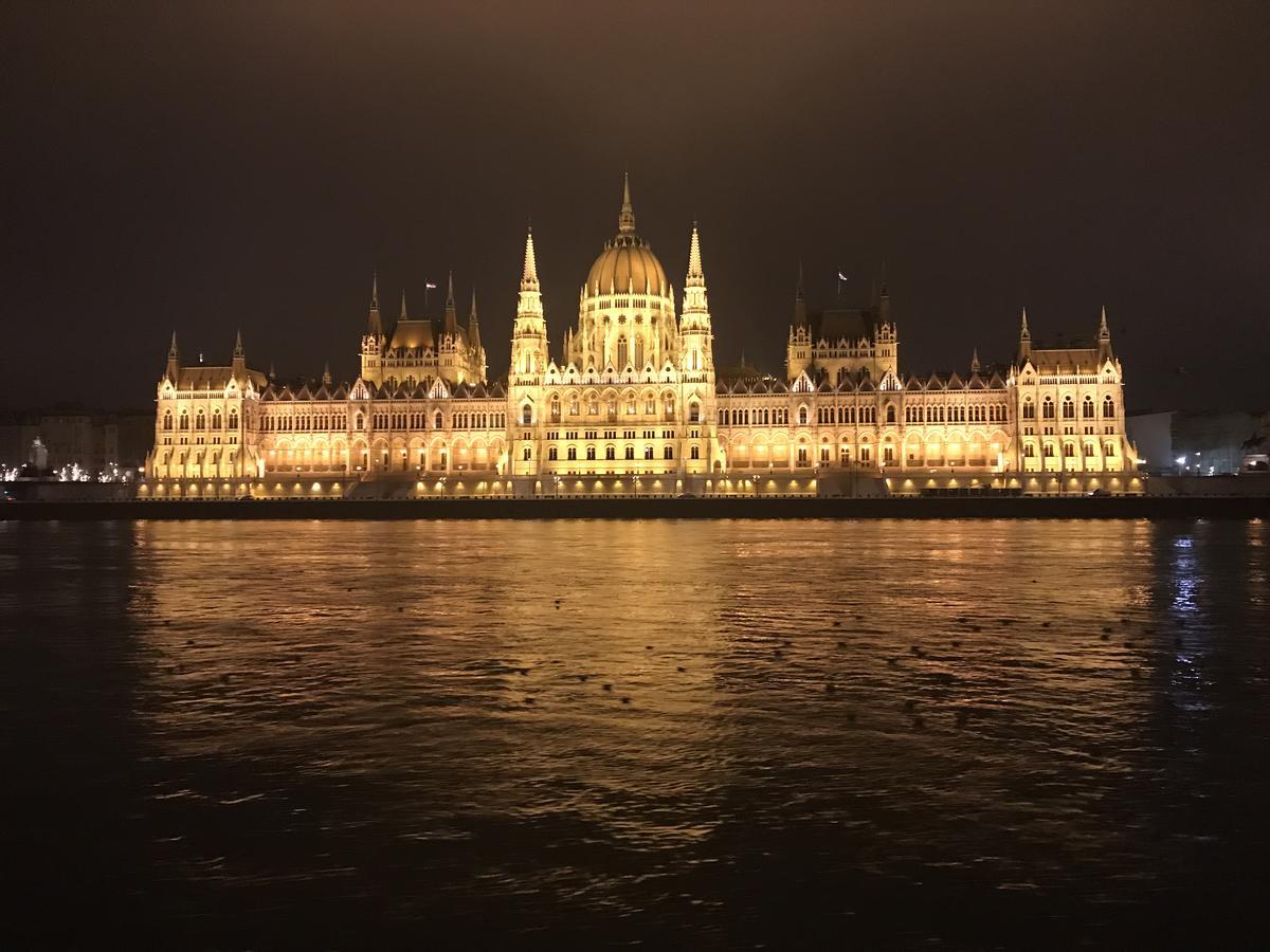 Budapest Downtown Apartments With Balcony & Optional Garage & Restaurant In The Building エクステリア 写真